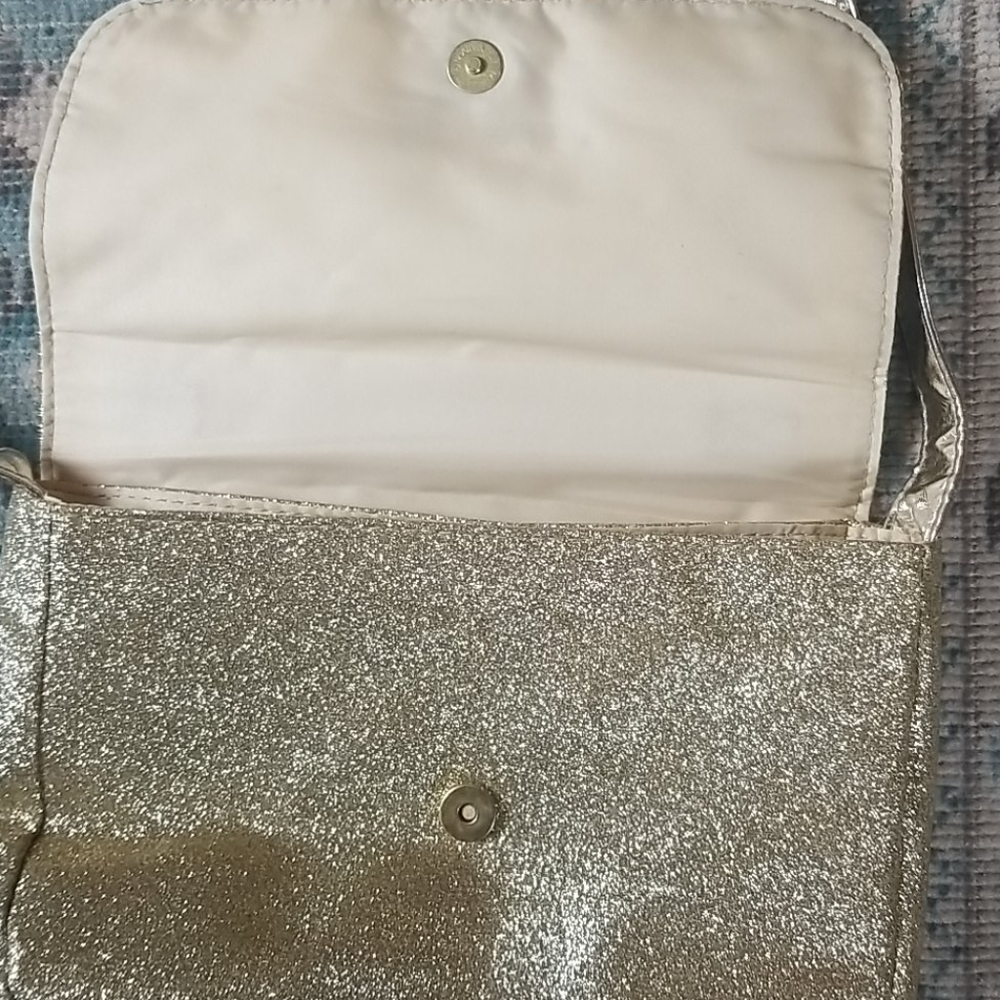 Purse - Picture 3 of 5